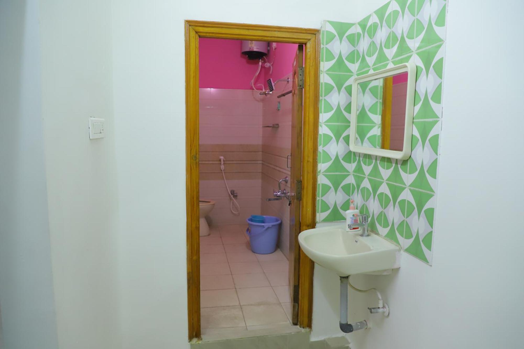 Nanda Mohan Homestay- Luxuries Ac Apartment Close To Alipiri Foothills-Kapila Teertham And Iskcon Temple ティルパティ エクステリア 写真