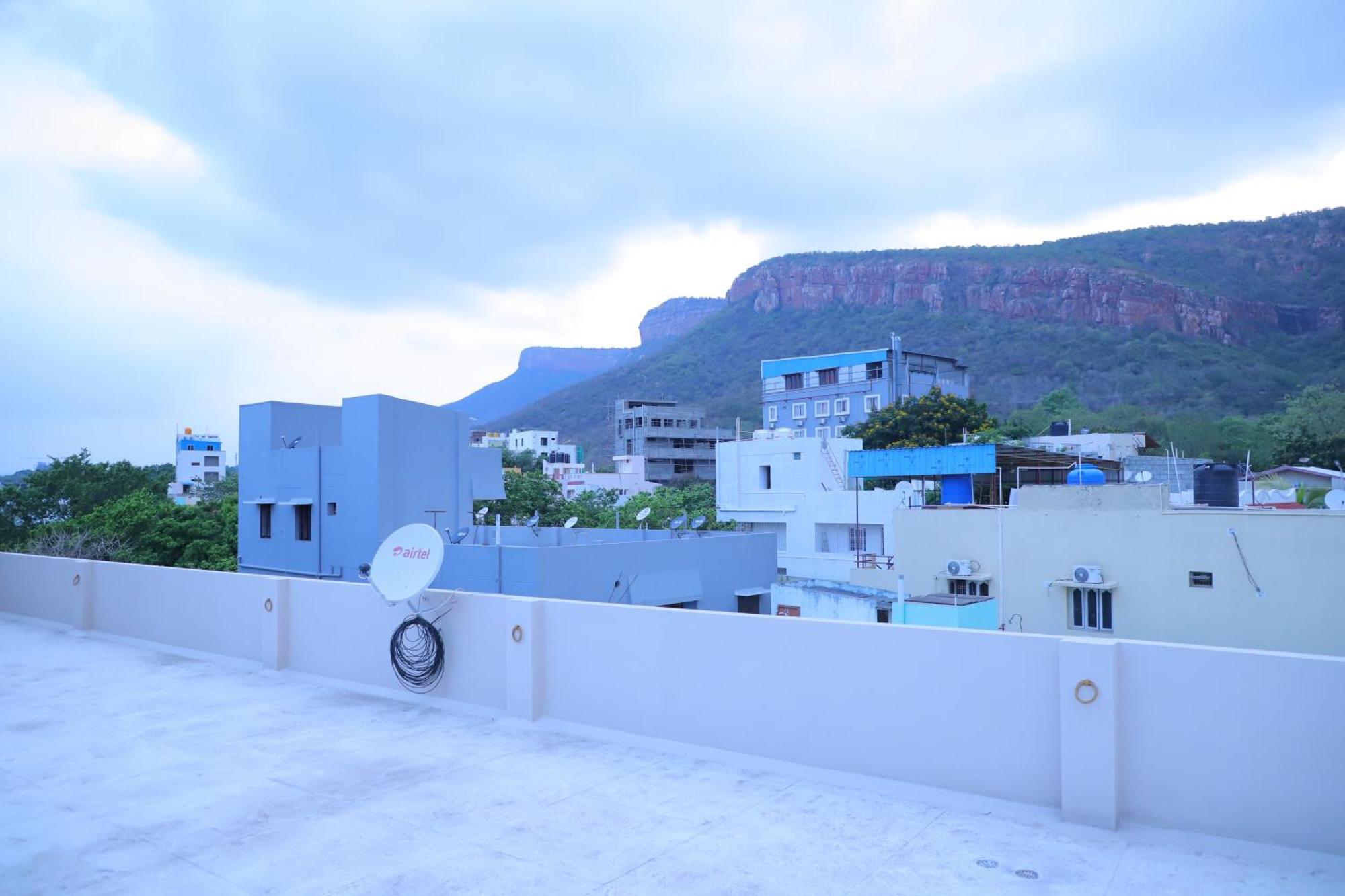 Nanda Mohan Homestay- Luxuries Ac Apartment Close To Alipiri Foothills-Kapila Teertham And Iskcon Temple ティルパティ エクステリア 写真