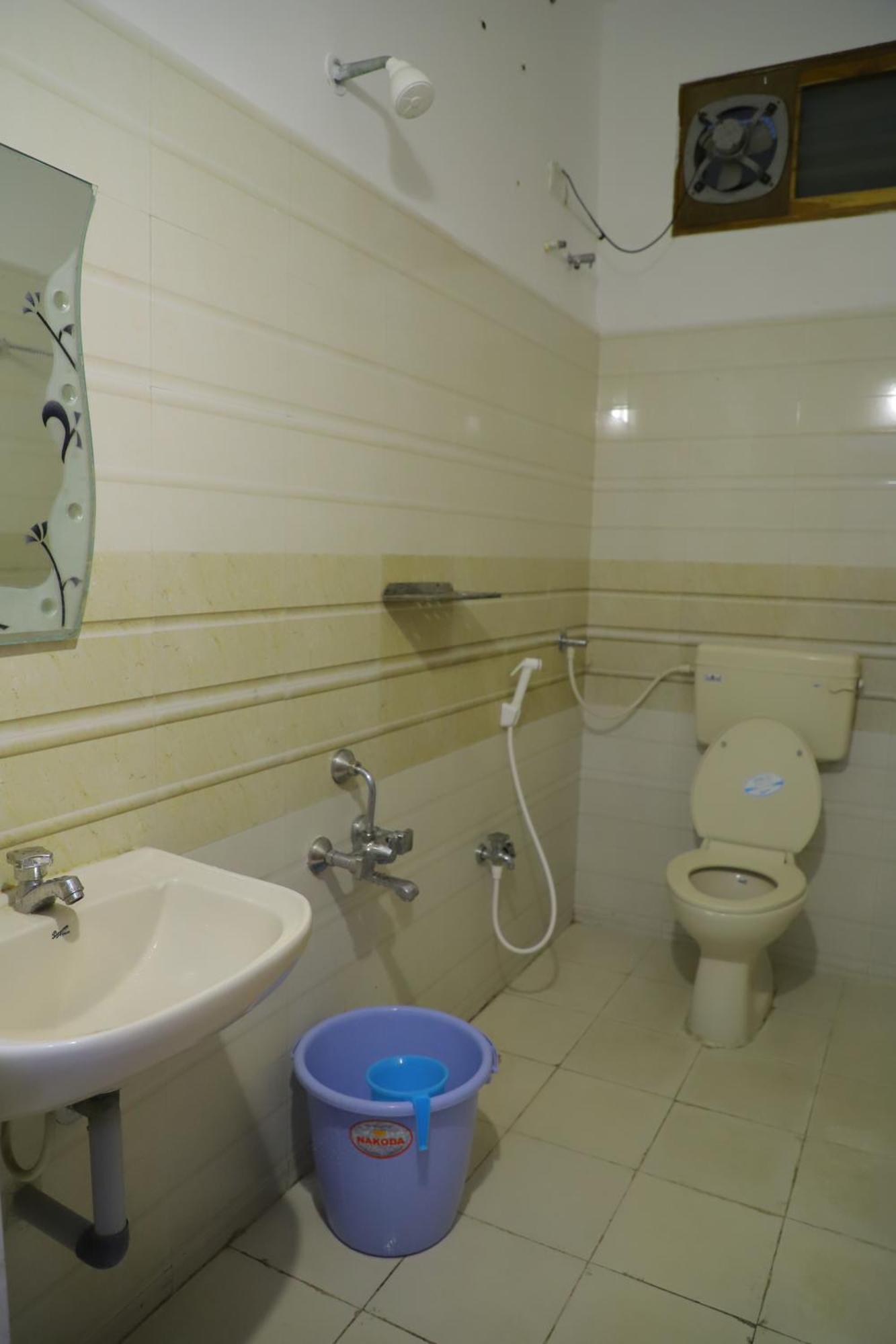 Nanda Mohan Homestay- Luxuries Ac Apartment Close To Alipiri Foothills-Kapila Teertham And Iskcon Temple ティルパティ エクステリア 写真