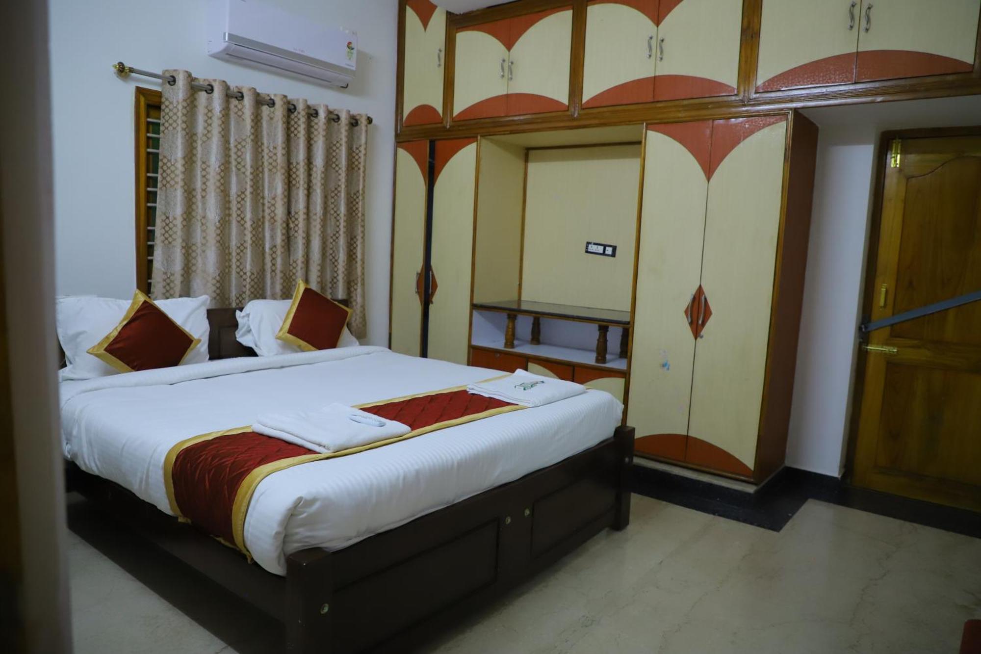 Nanda Mohan Homestay- Luxuries Ac Apartment Close To Alipiri Foothills-Kapila Teertham And Iskcon Temple ティルパティ エクステリア 写真